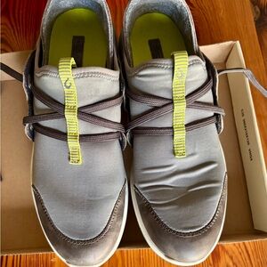 Oluki Grey Casual Sneakers